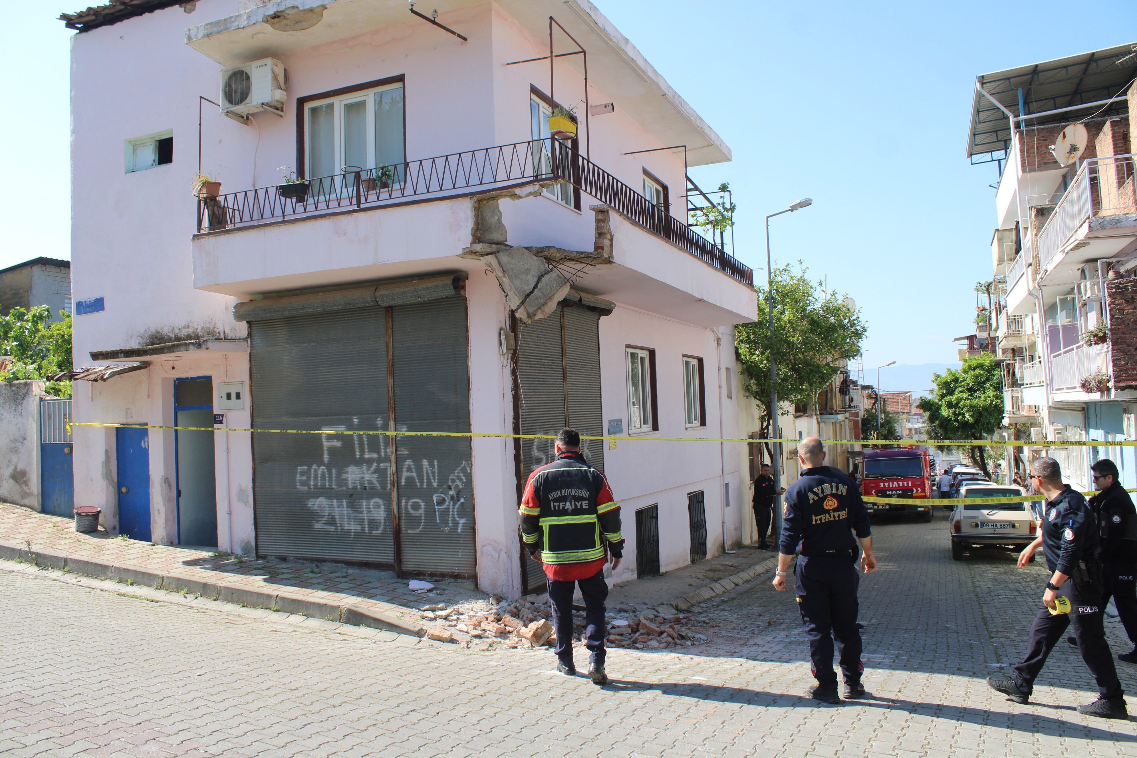 Bir Ay Once Balkondan Dusmustu Aci Haber Geldi (1)-1