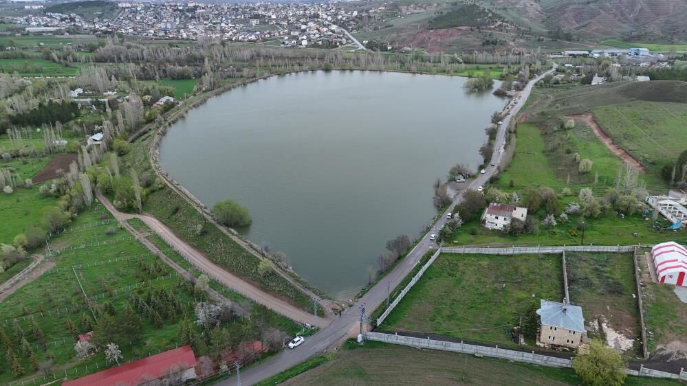 Bir Zamanlar Kuruydu Simdi Tasma Seviyesinde (2)