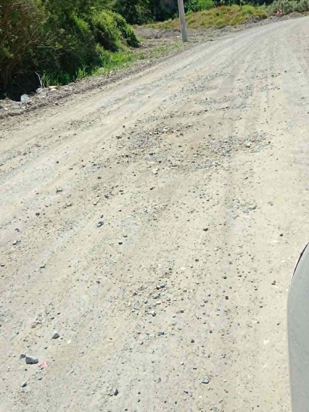 Çelikli Mahallesi’nde Vatandaşlar Yolun Yenilenmesini Istiyor (2)