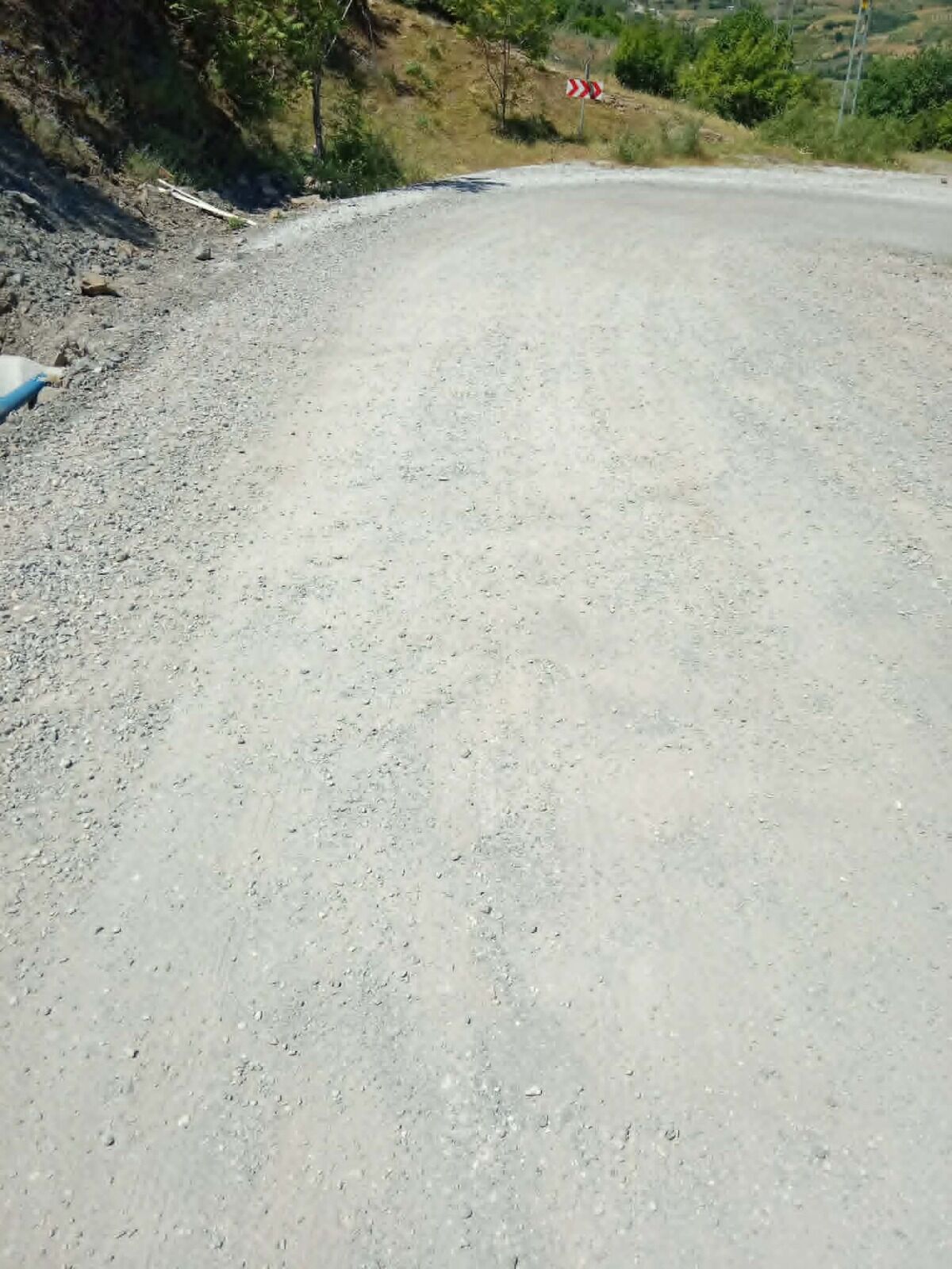 Çelikli Mahallesi’nde Vatandaşlar Yolun Yenilenmesini Istiyor (7)