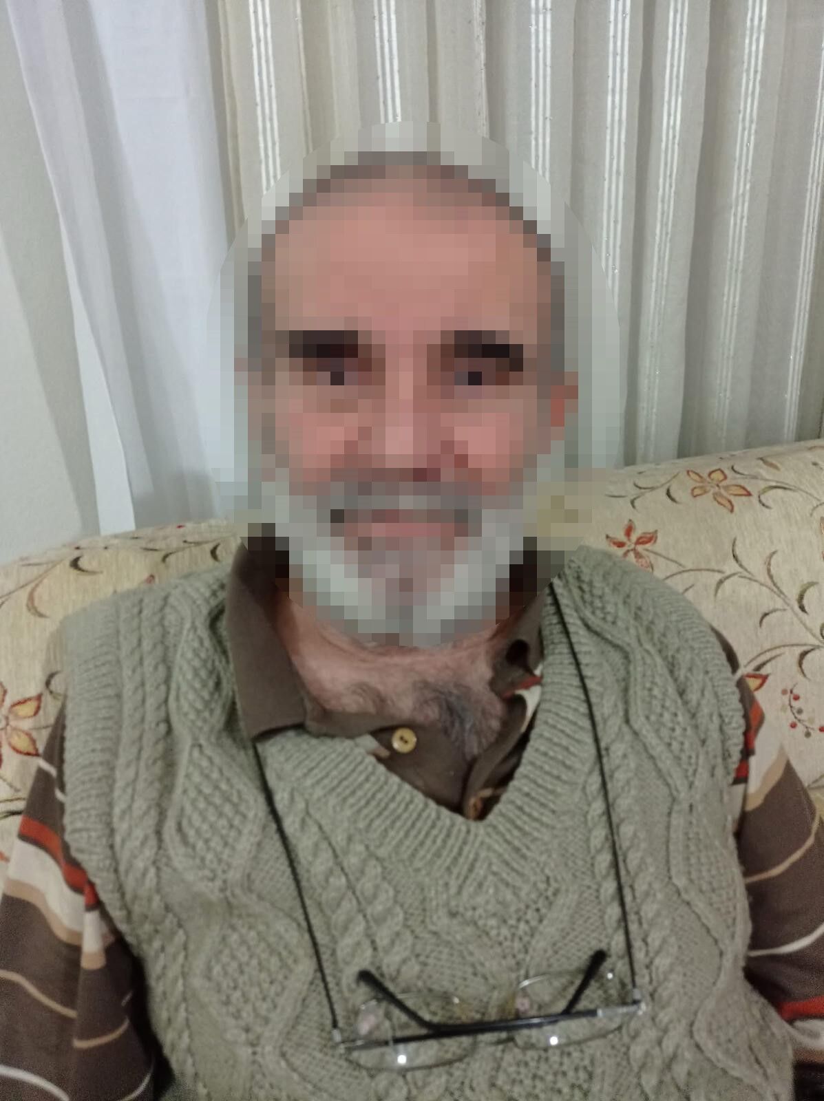 Dayanamadim Dedi Bogazini Sikan Oglunu Gogsunden Bicaklayarak Hayattan Kopardi (1)-1