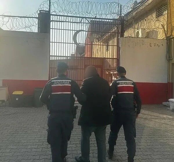 Define Aramaya Gittiler Cinayetle Donduler Anne Katili Oldu (3)