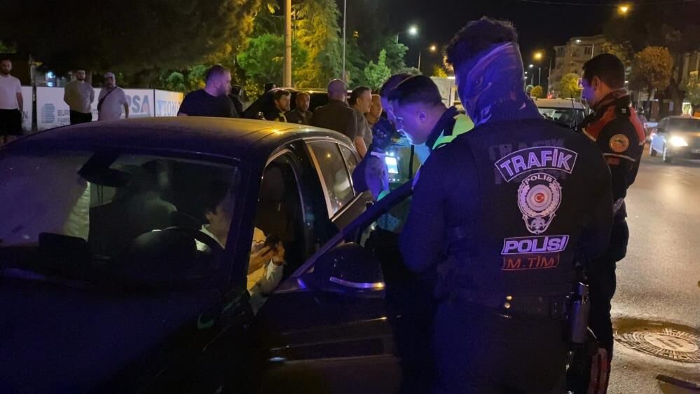 Dur Ihtarina Uymadi 5 Km Kovalamaca Sonunda Yakalandi Bayan Surucuye Rekor Ceza (3)