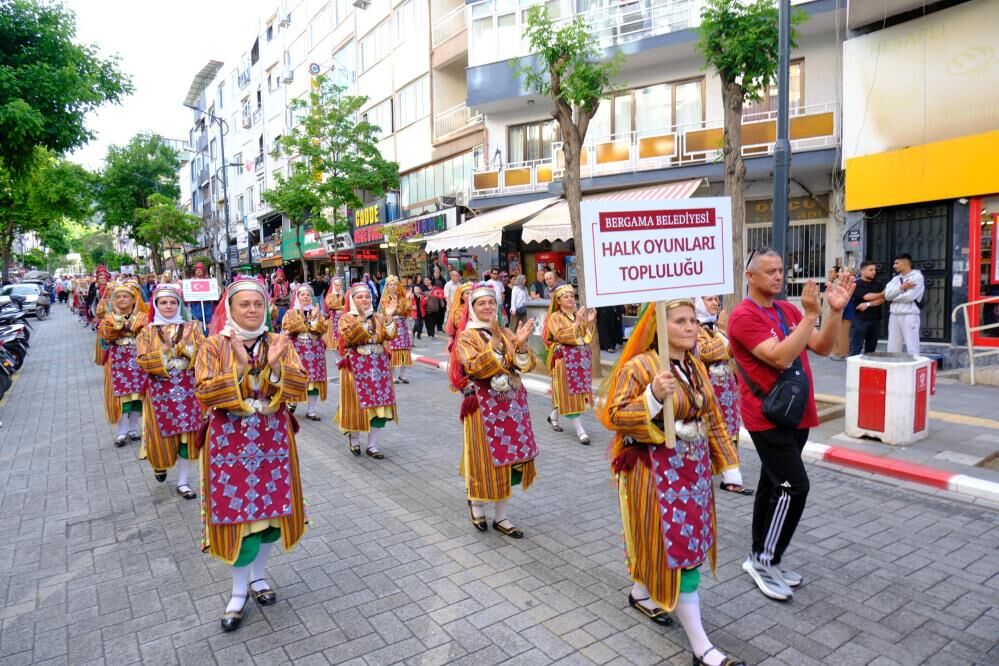 Egenin Ruhu Manisada Sahneye Tasindi (6)