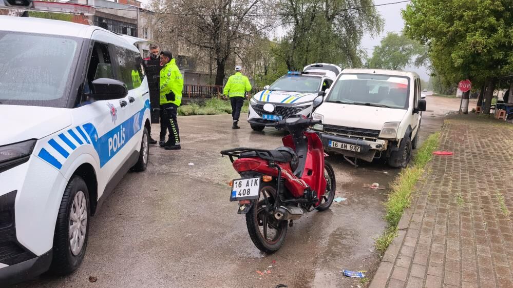Ehliyetsiz Motosikletli Polise Mukavemet Gosterdi Biber Gaziyla Etkisiz Hale Getirildi (3)