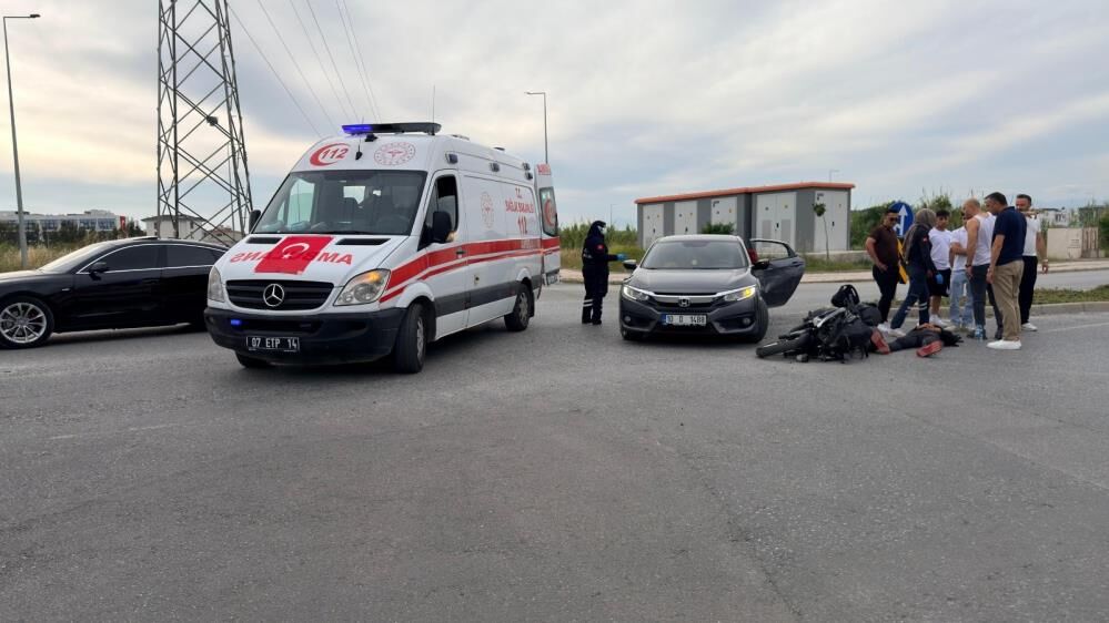 Feci Kaza Motosiklet Ile Otomobil Carpisti Biri Bebek 2 Yarali (1)