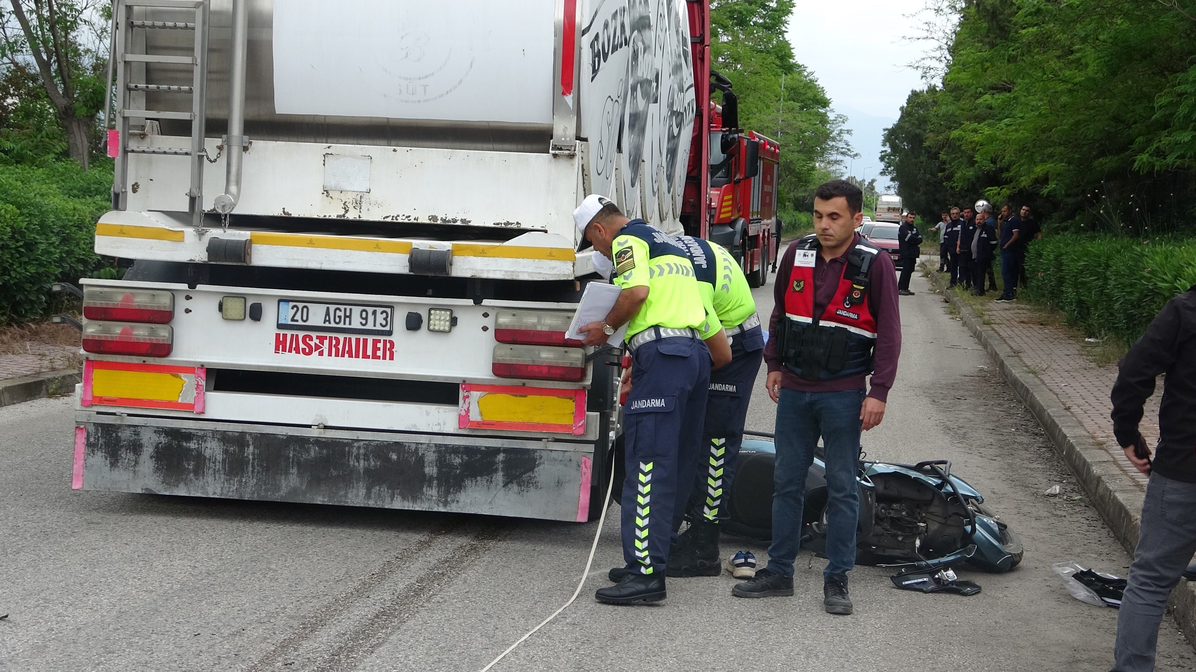 Genc Surucu Kurtarilamadi Olay Yerine Gelen Babanin Feryadi Yurekleri Dagladi (3)