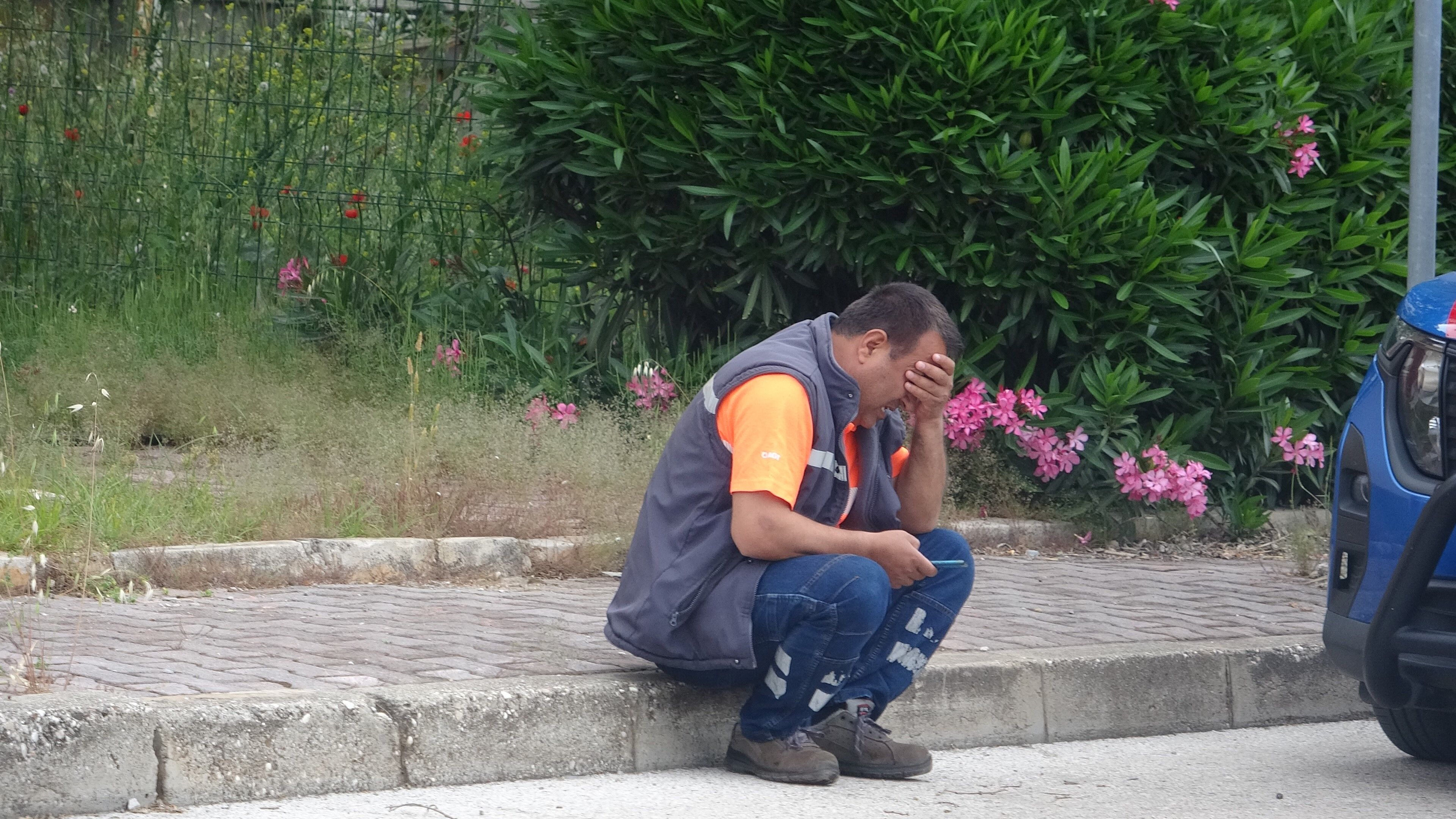 Genc Surucu Kurtarilamadi Olay Yerine Gelen Babanin Feryadi Yurekleri Dagladi (5)