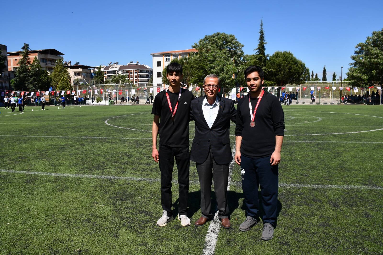 Gençli̇k (2)-1
