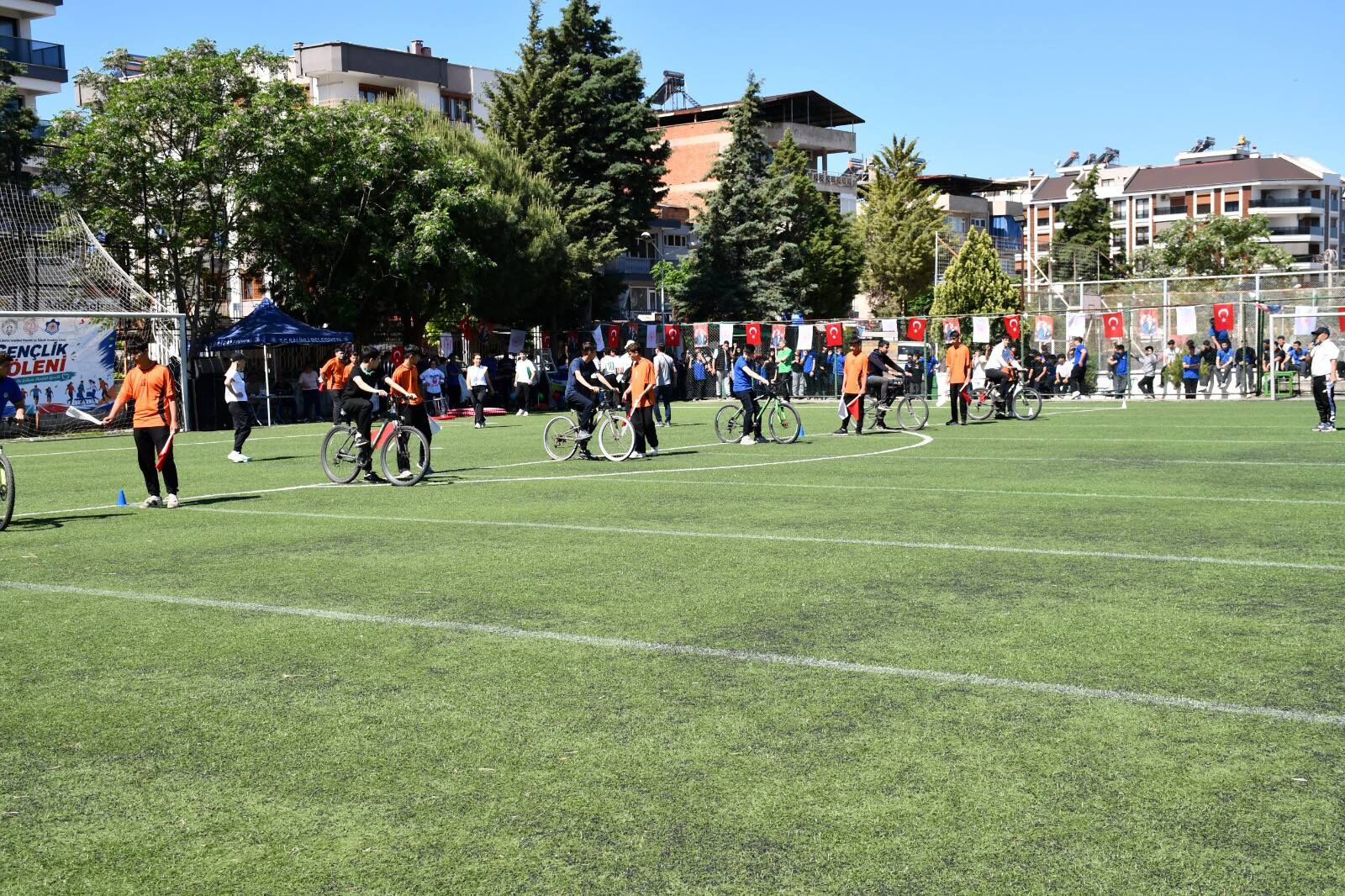 Gençli̇k (9)-1
