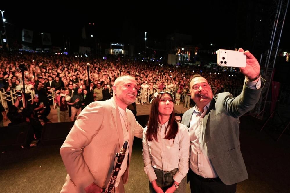 Husnu Senlendiriciden Manisada Unutulmaz Konser (3)