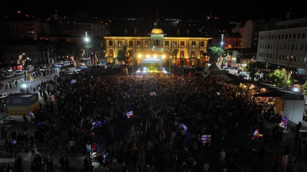 Husnu Senlendiriciden Manisada Unutulmaz Konser (4)
