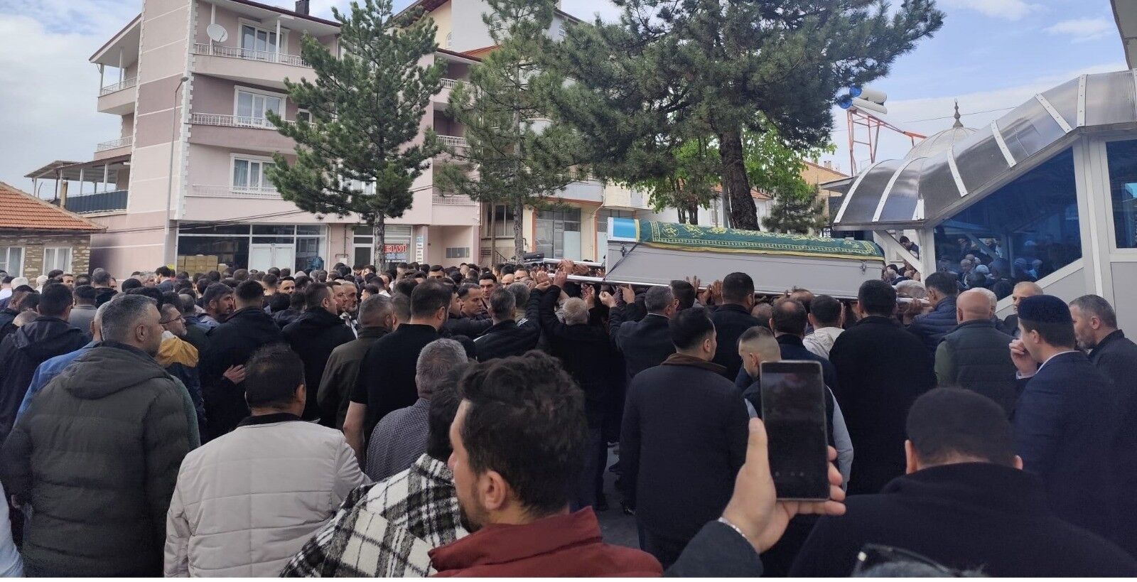 Iyilik Yapmak Istemisti Canindan Oldu Arkasindan Vurularak Olduruldu (2)