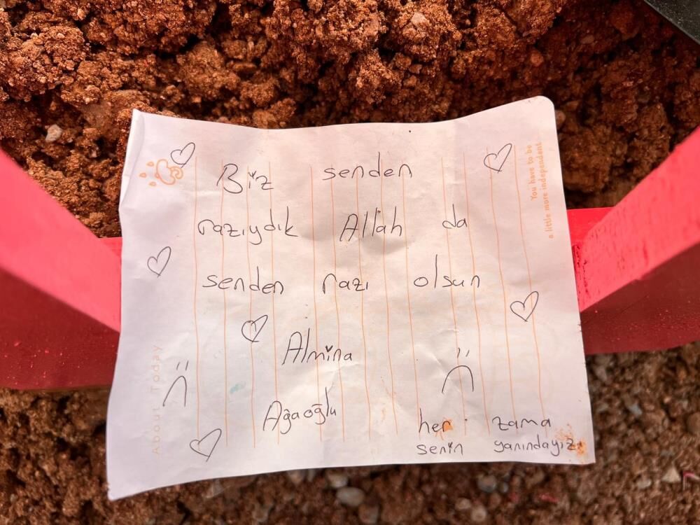 Kahramanmarasta Okulda Vurulmustu 18 Gunluk Yasam Savasini Kaybeden Alminanin Mezari P (6)