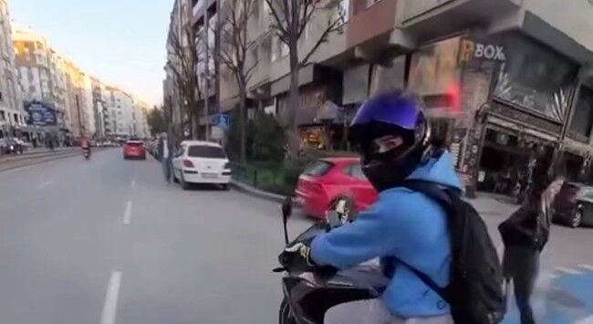 Kamera Cekiyor Mu Dedikten Saniyeler Sonra Kaza Yapti (2)