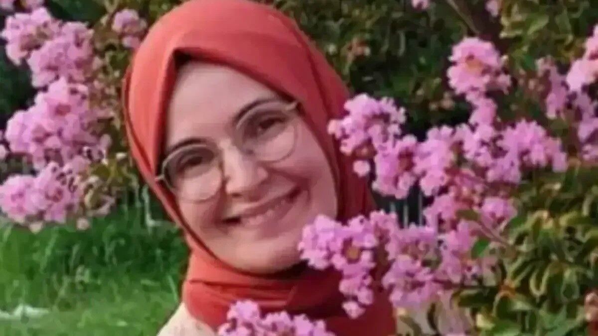 Kanserle Mücadelesine Yenildi… Sevilen Öğretmenden Acı Haber (2)