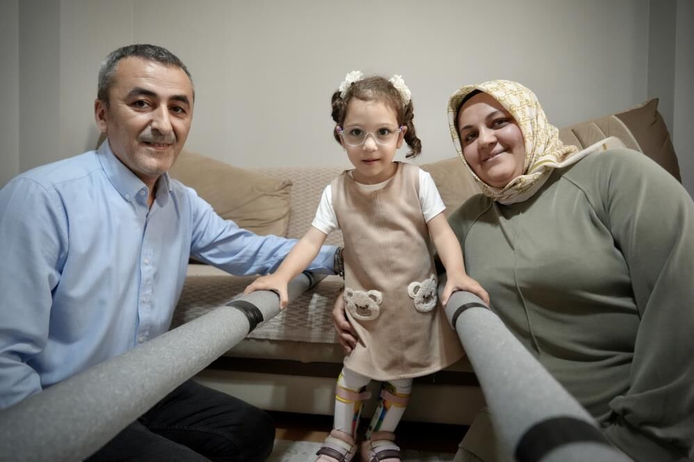 Kizinin Yurumesi Icin Her Seyi Yapti Su Borusundan Bariyer Kurdu (6)