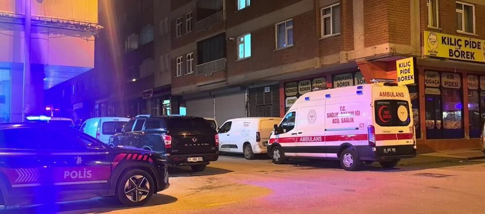 Komsulari Kokuya Dayanamadi 73 Yasindaki Yasli Adam Yalniz Yasadigi Evde Gunler Sonra (1)