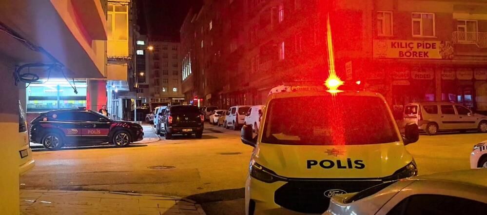 Komsulari Kokuya Dayanamadi 73 Yasindaki Yasli Adam Yalniz Yasadigi Evde Gunler Sonra (2)