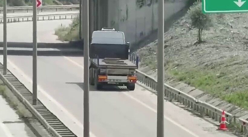 Kural Tanimayan Suruculere Dronlu Takip Otoyolda Tehlike Anbean Goruldu (2)