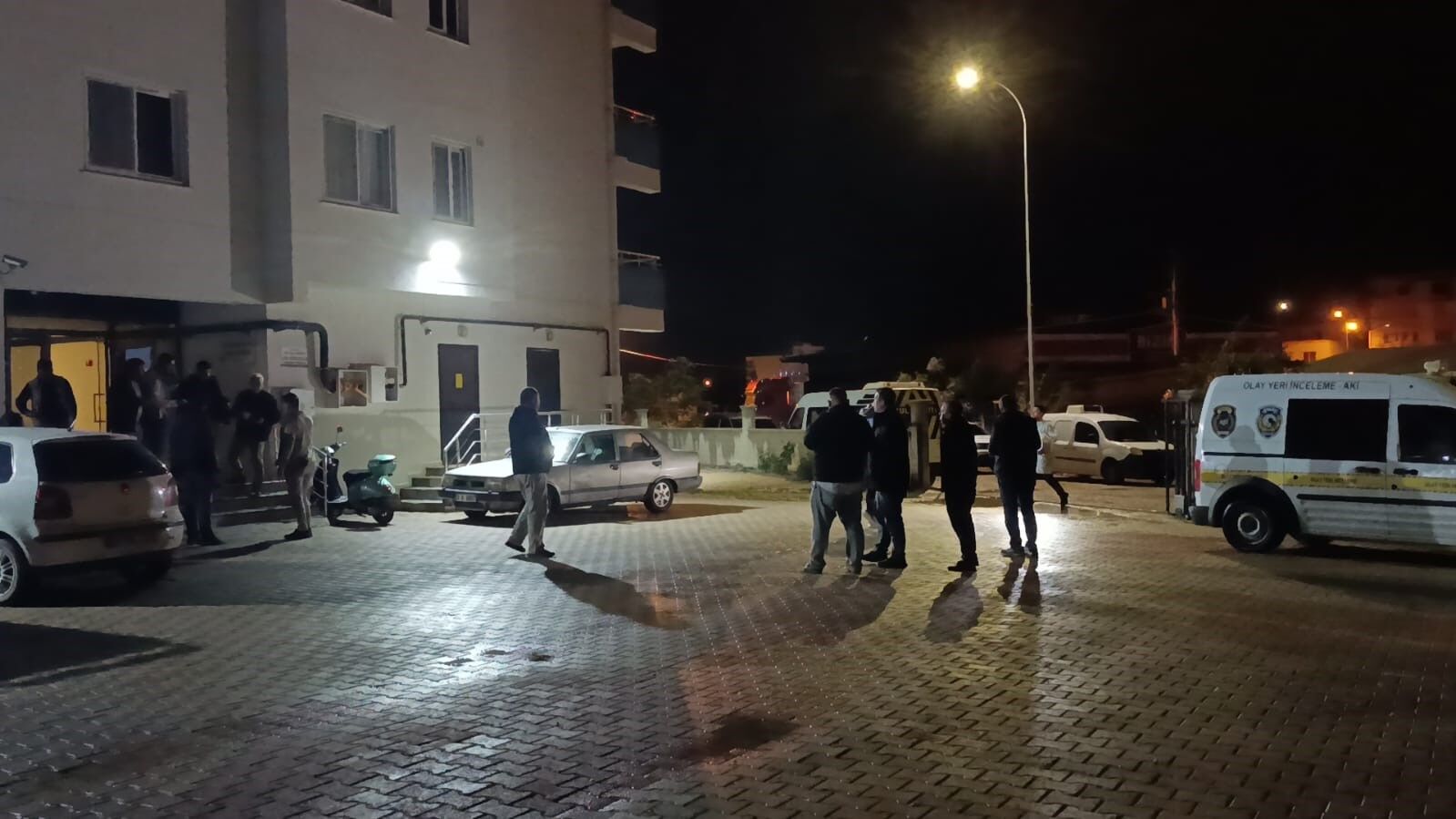 Lastiklerini Kesip Pusu Kurdular Sirket Yoneticisi Evinin Onunde Olduruldu (6)
