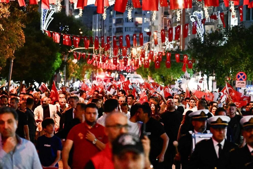 Manisada 300 Dronlu 19 Mayis Gosterisi Buyuledi (2)