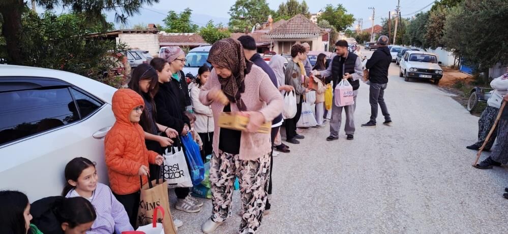 Manisada Asirlik Bayram Gelenegi Yasatiliyor (3)