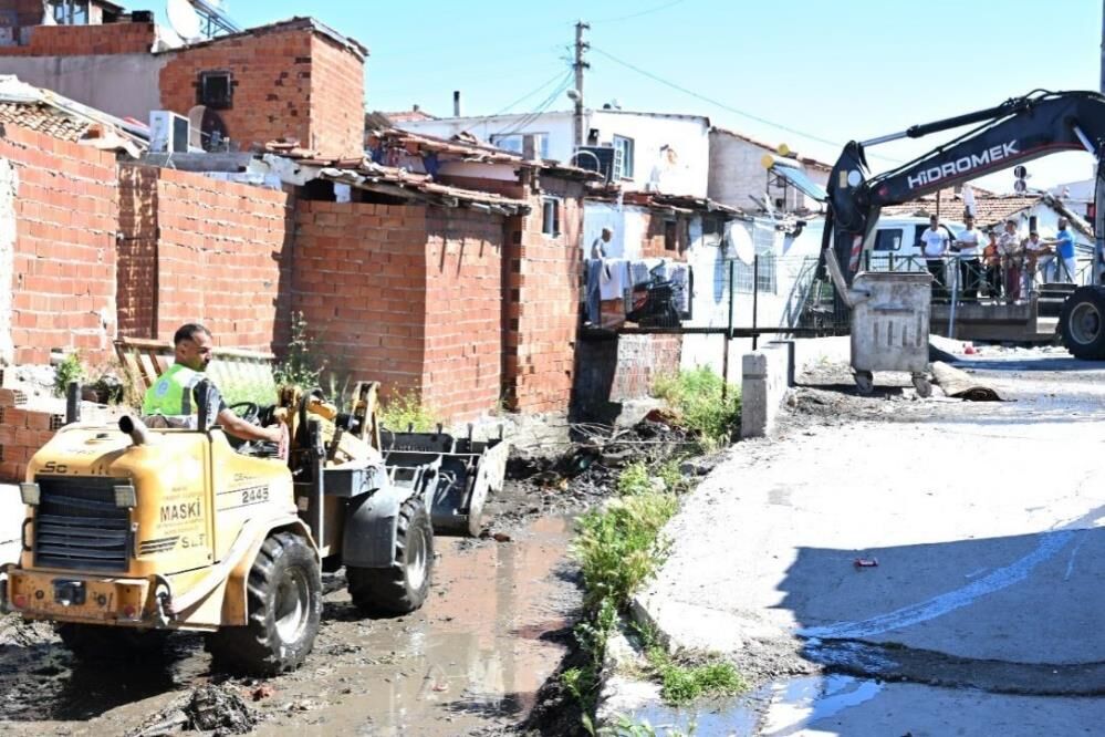 Manisada Dere Yatagindan Cikanlar Bu Kadarda Olmaz Dedirtti (2)