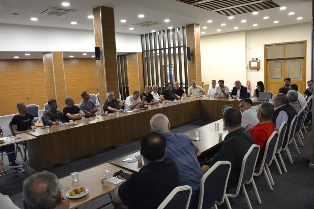 Manisada Zeytinyagi Calistayi Oncesi Kritik Toplanti (4)
