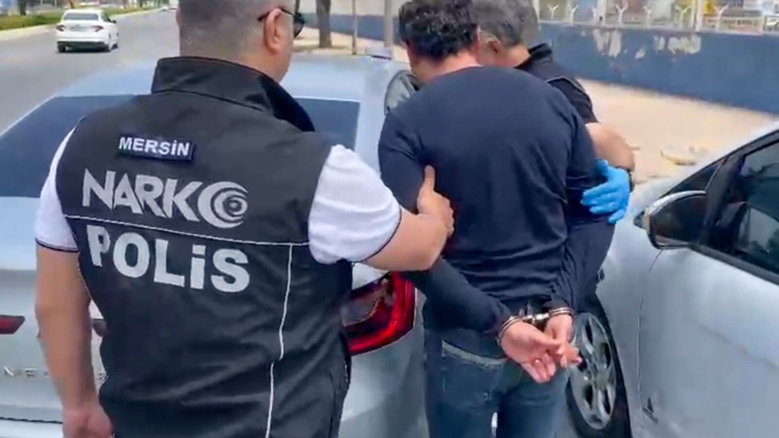 Narkotik Takibe Aldi Aracta Kilo Kilo Esrar Bulundu (3)