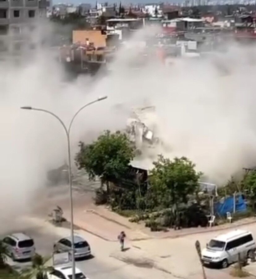 Olumle Burun Buruna Kontrolsuz Yikimda Kadin Son Anda Kacti (3)