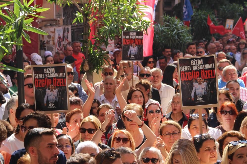 Ozgur Ozel Bas Veririm Boyun Egmem (2)