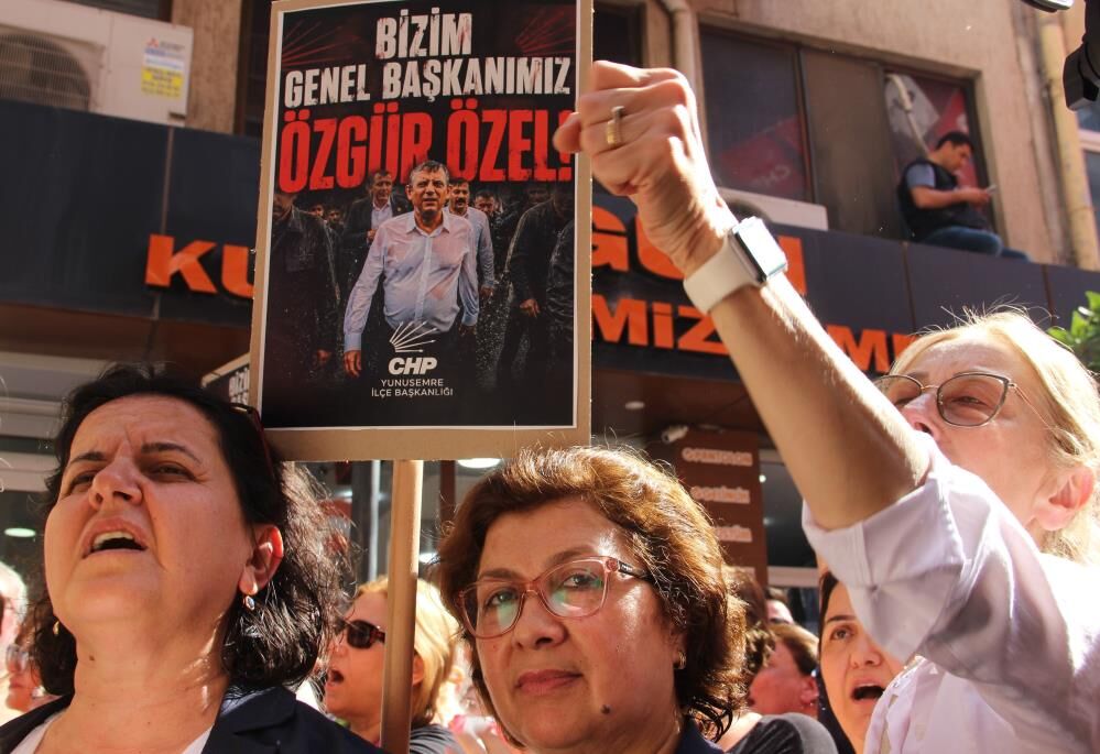 Ozgur Ozel Bas Veririm Boyun Egmem (3)