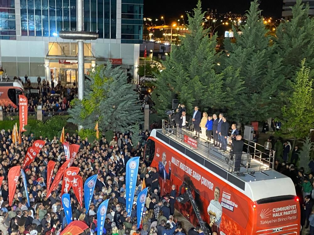 Ozgur Ozel Cevabim Nettir Tavizim Yok Sandik Ve Kurultay Istiyoruz (3)