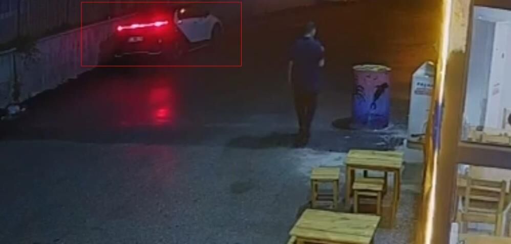 Pes Dedirten Olay 5 Doner Yediler Iceceklerini Ictiler Hesabi Odemeden Luks Araclarla (3)