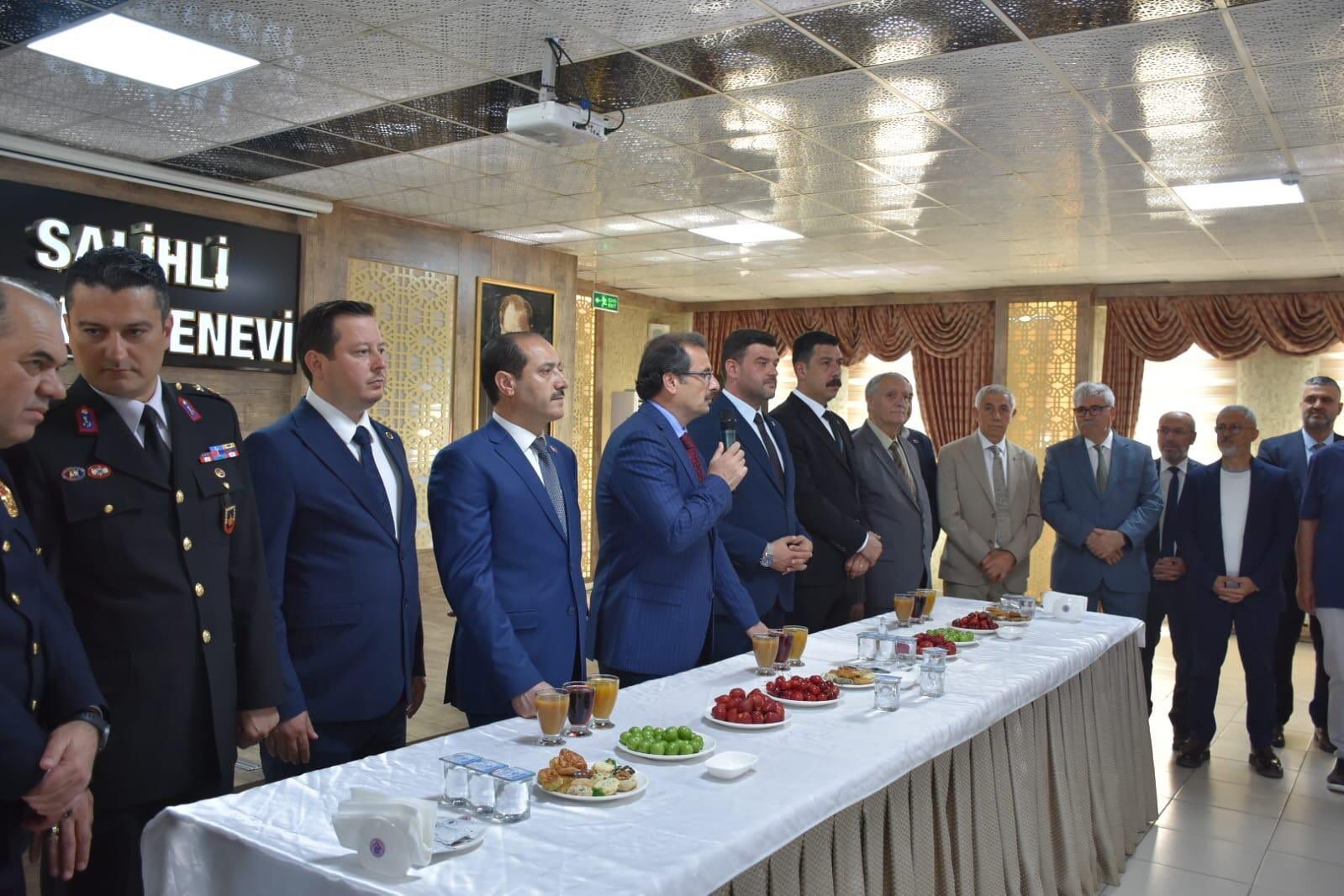 Salihli Protokolu Bayramlasti 3 (3)