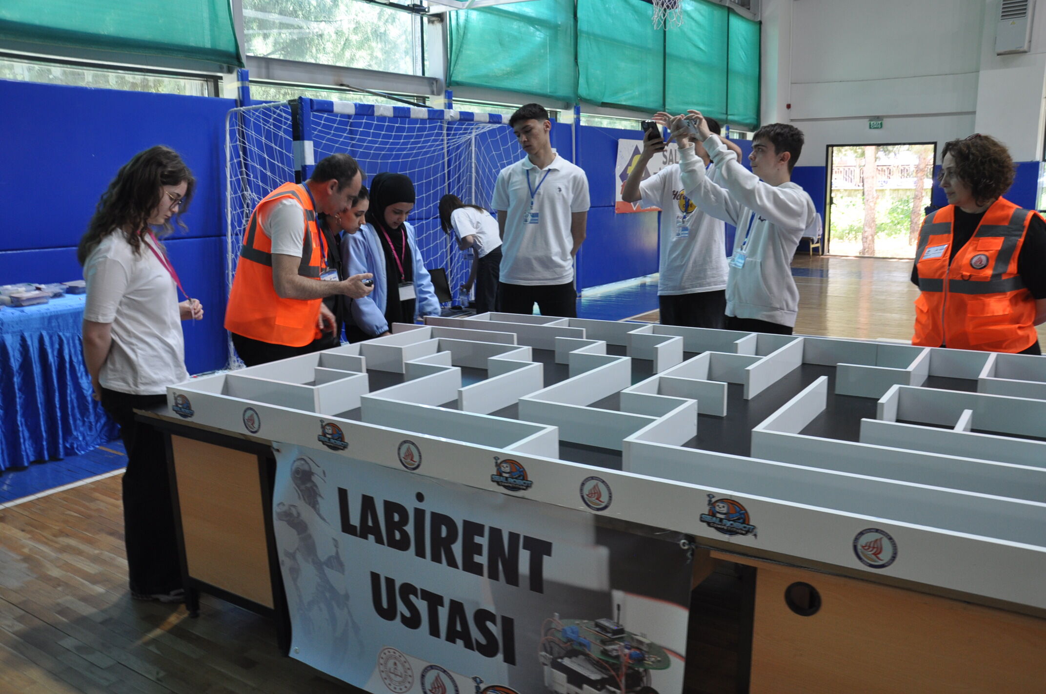 Salihli’de Robotlar Yarıştı Genç Mucitlerden Teknoloji Şöleni (14)