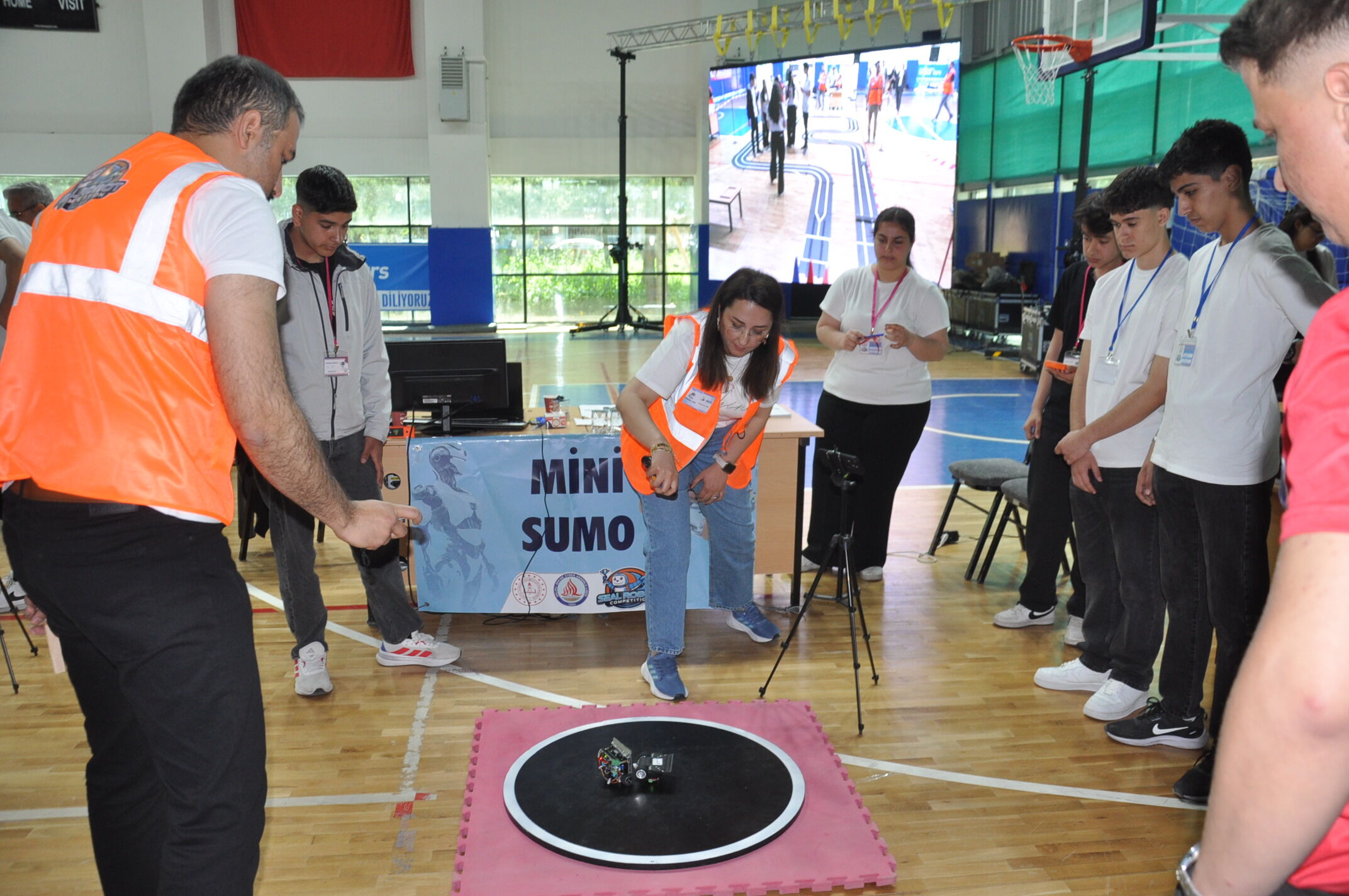 Salihli’de Robotlar Yarıştı Genç Mucitlerden Teknoloji Şöleni (17)