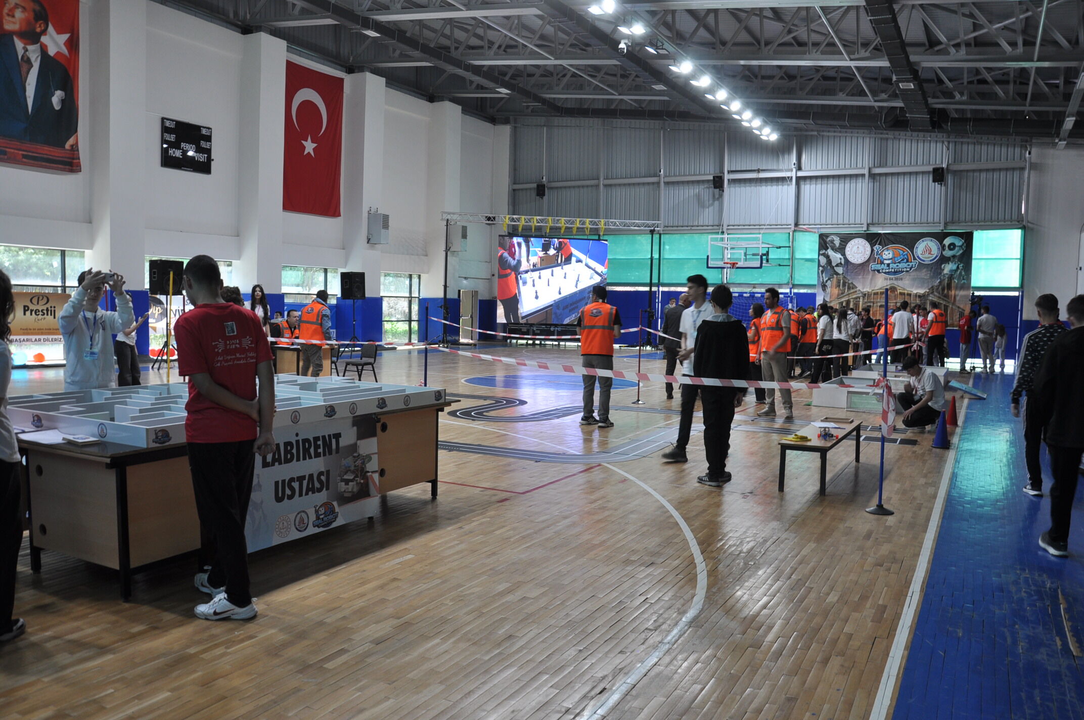 Salihli’de Robotlar Yarıştı Genç Mucitlerden Teknoloji Şöleni (18)