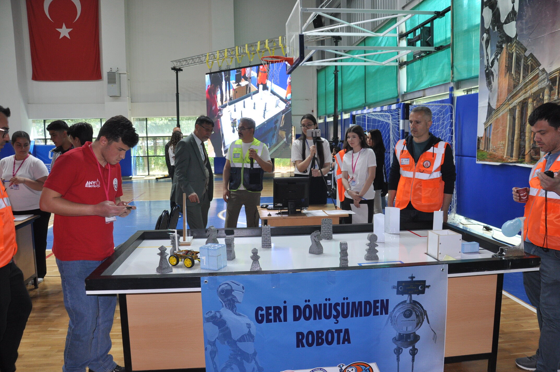 Salihli’de Robotlar Yarıştı Genç Mucitlerden Teknoloji Şöleni (21)