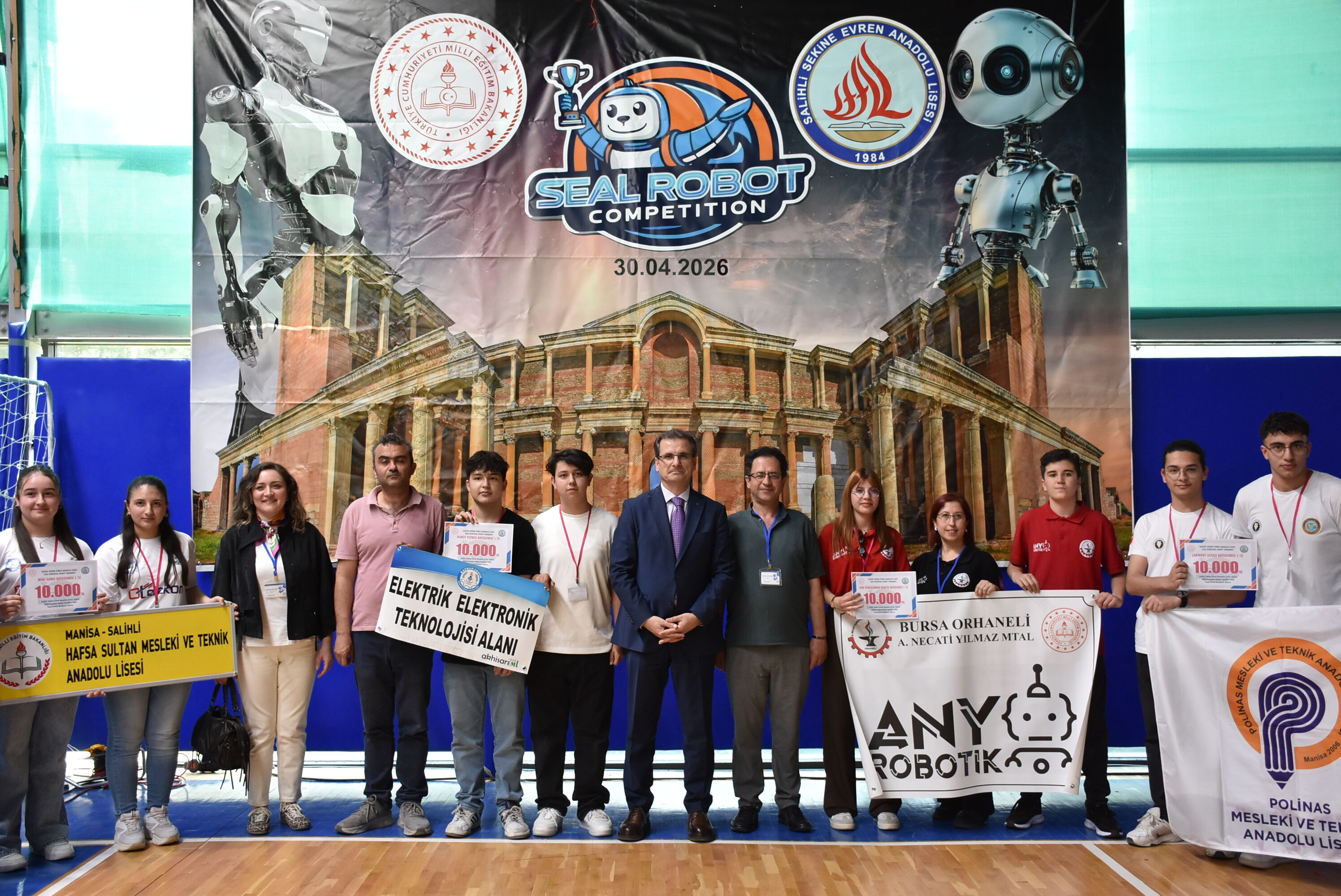 Salihli’de Robotlar Yarıştı Genç Mucitlerden Teknoloji Şöleni (4)