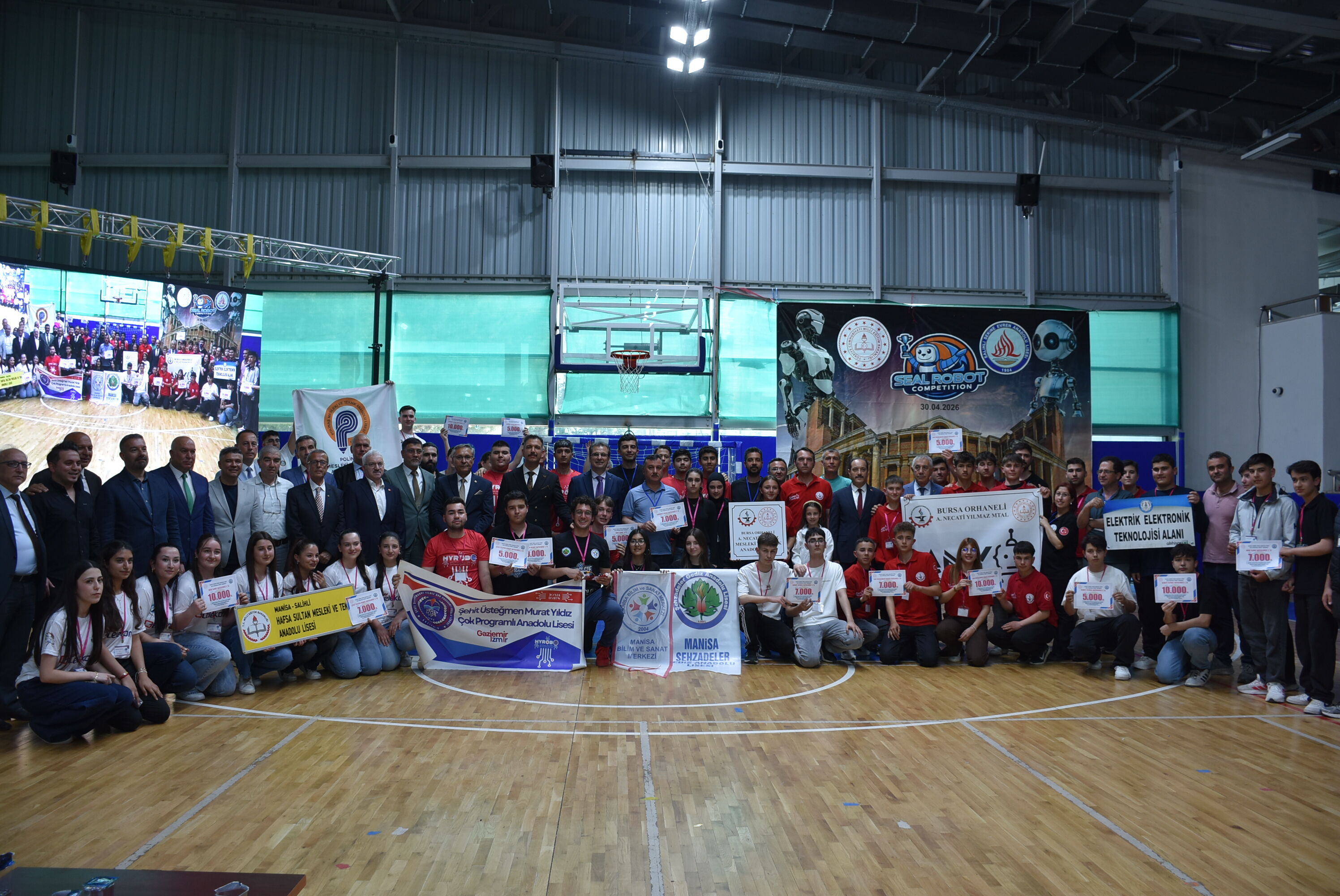 Salihli’de Robotlar Yarıştı Genç Mucitlerden Teknoloji Şöleni (5)