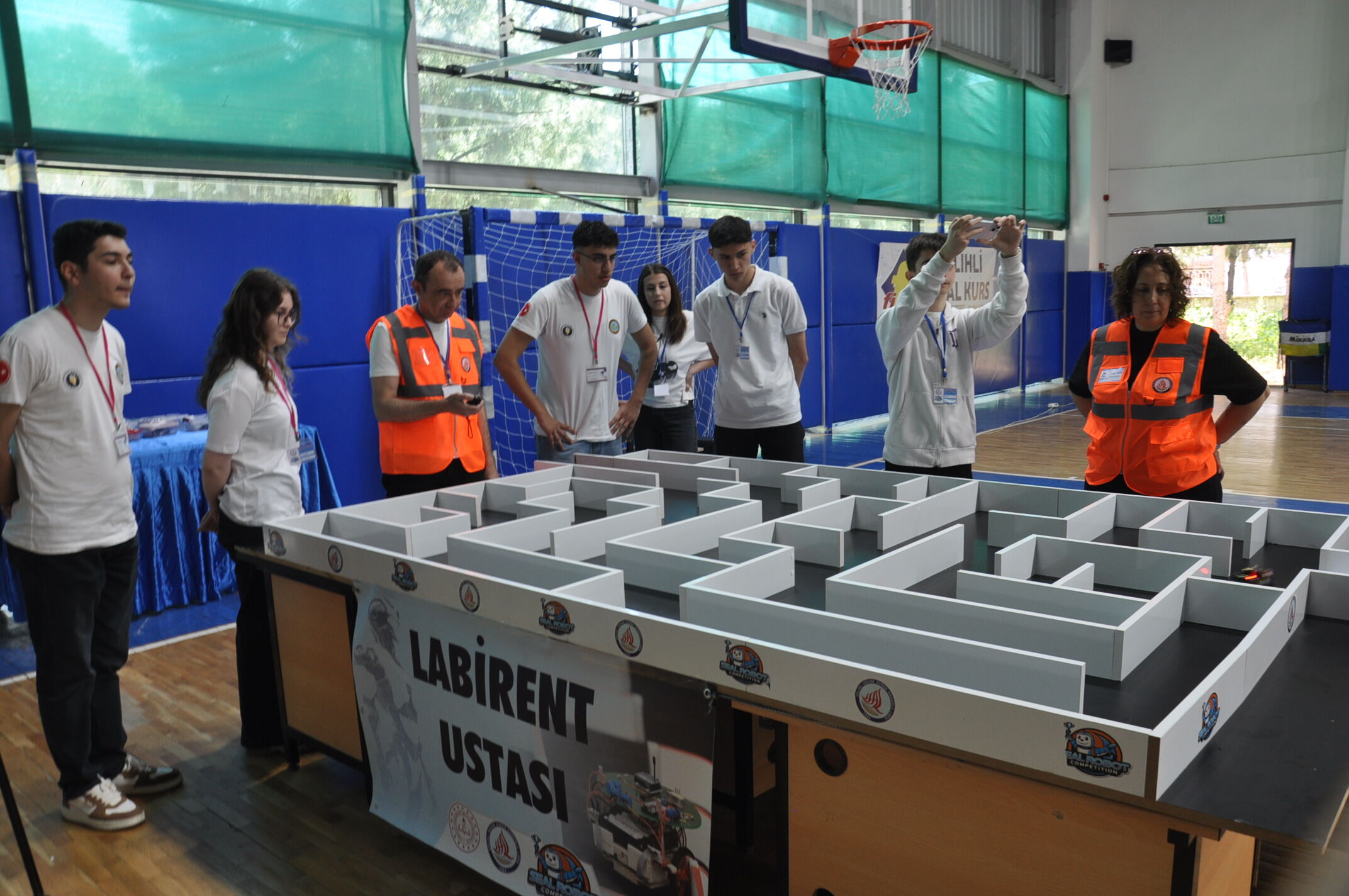 Salihli’de Robotlar Yarıştı Genç Mucitlerden Teknoloji Şöleni (6)