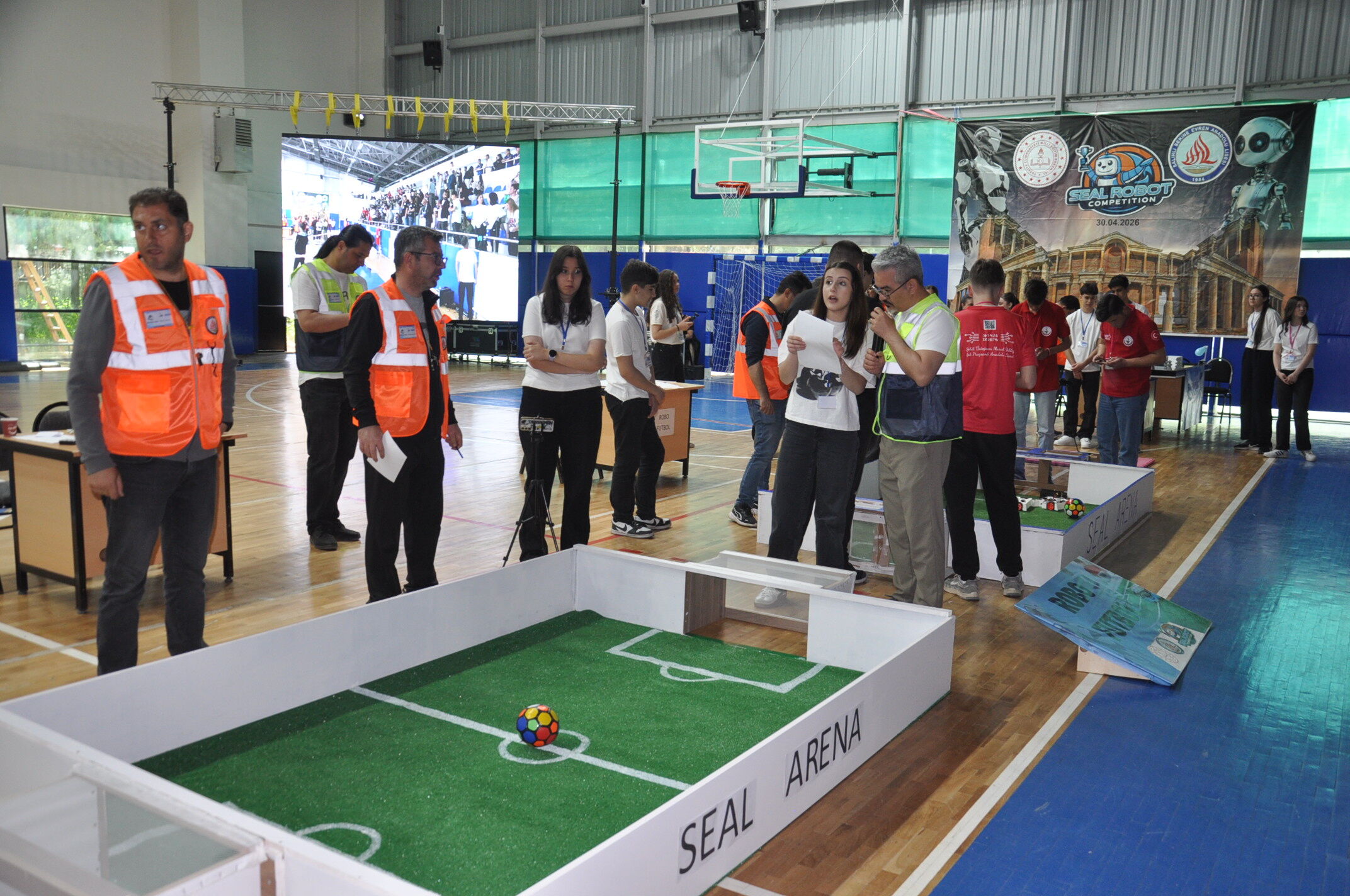 Salihli’de Robotlar Yarıştı Genç Mucitlerden Teknoloji Şöleni (7)