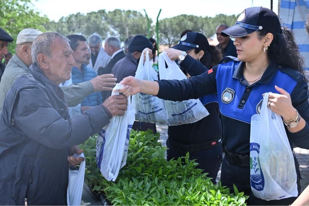 Salihlide Ureticiye 34 Bin Sebze Fidesi Destegi (6)