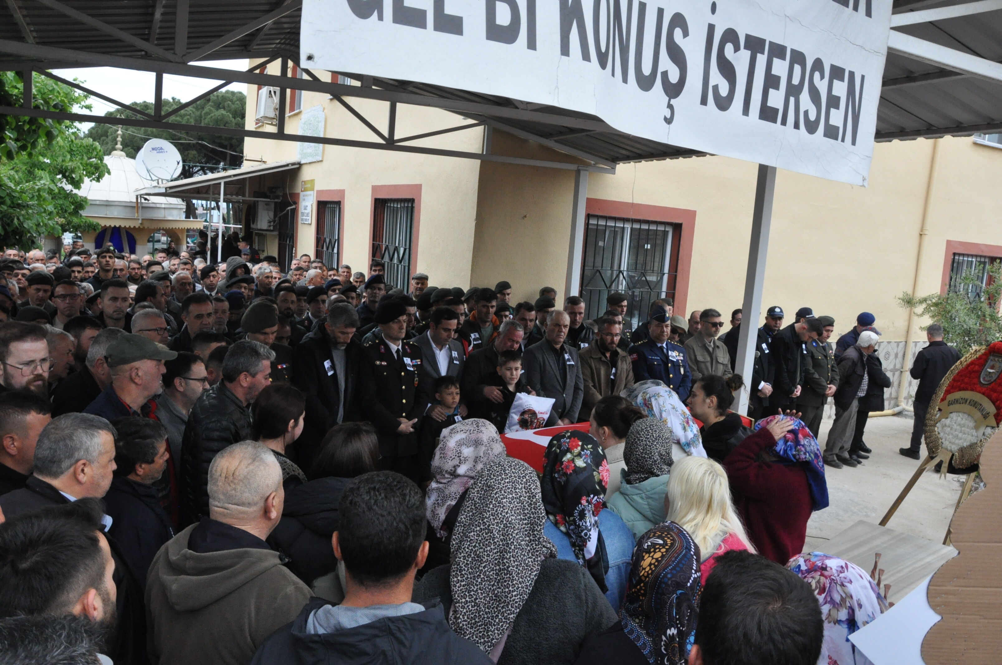 Salihlili Uzman Cavus Son Yolculuguna Ugurlandi (13)