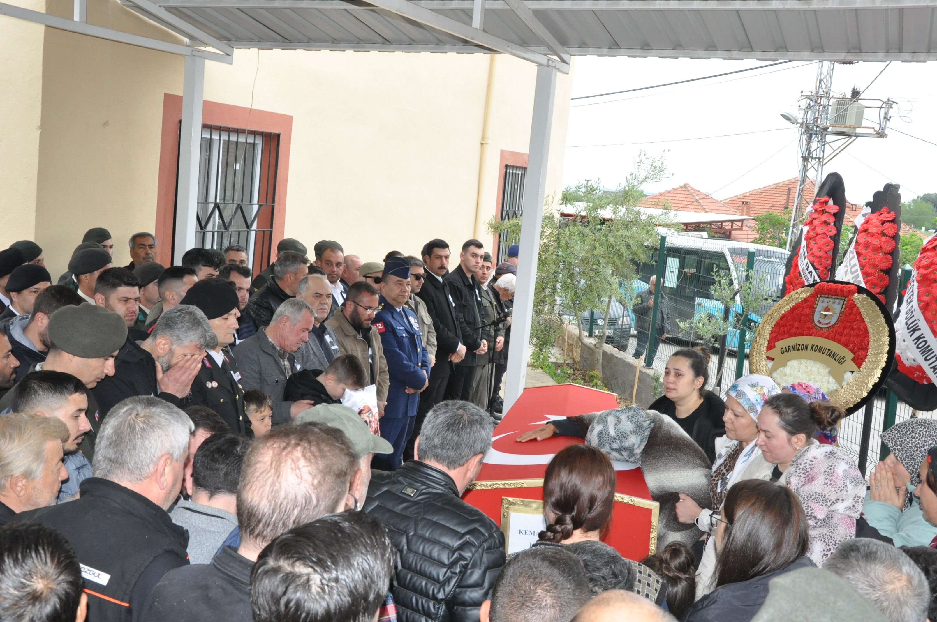 Salihlili Uzman Cavus Son Yolculuguna Ugurlandi (14)