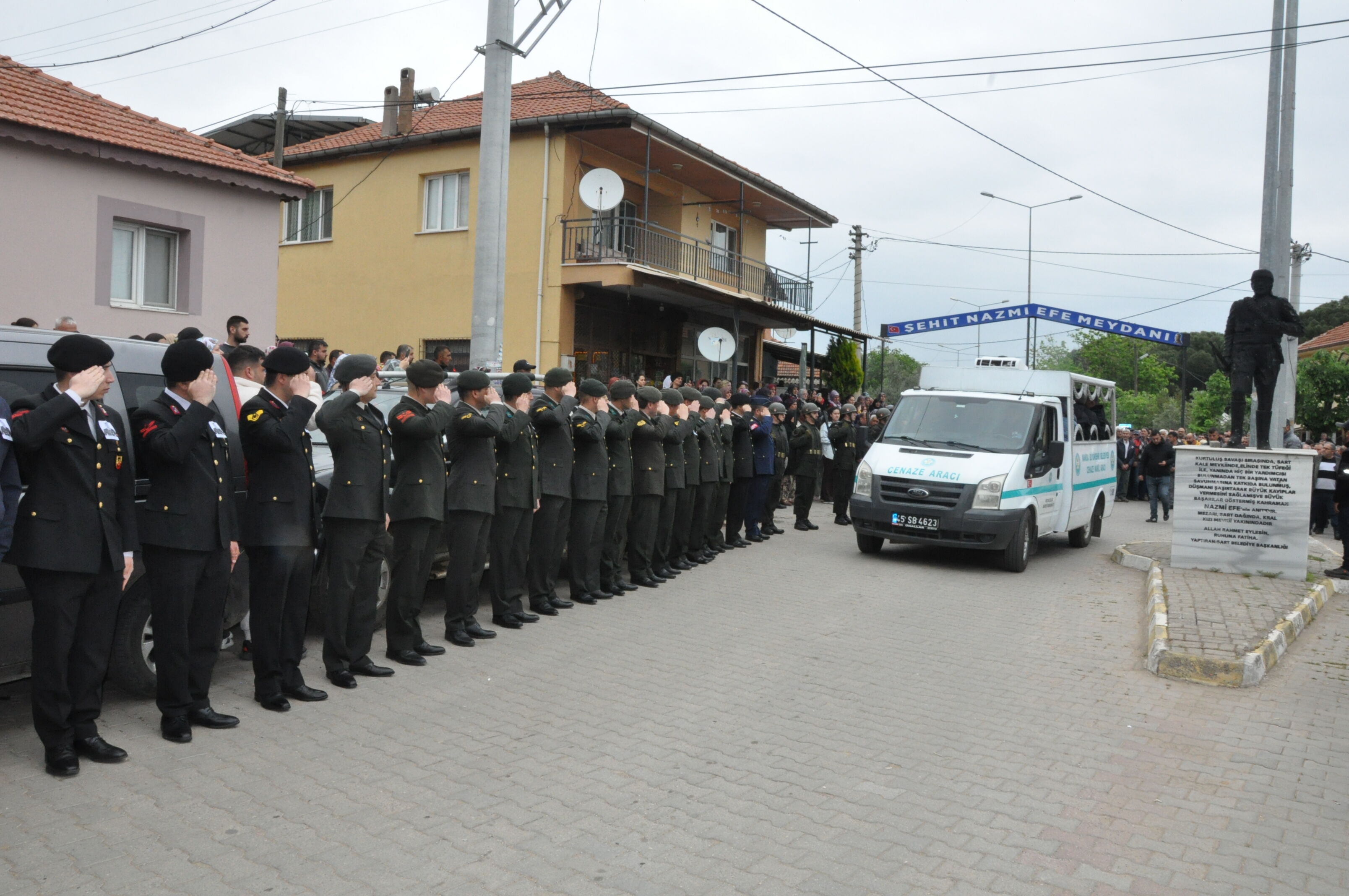 Salihlili Uzman Cavus Son Yolculuguna Ugurlandi (21)