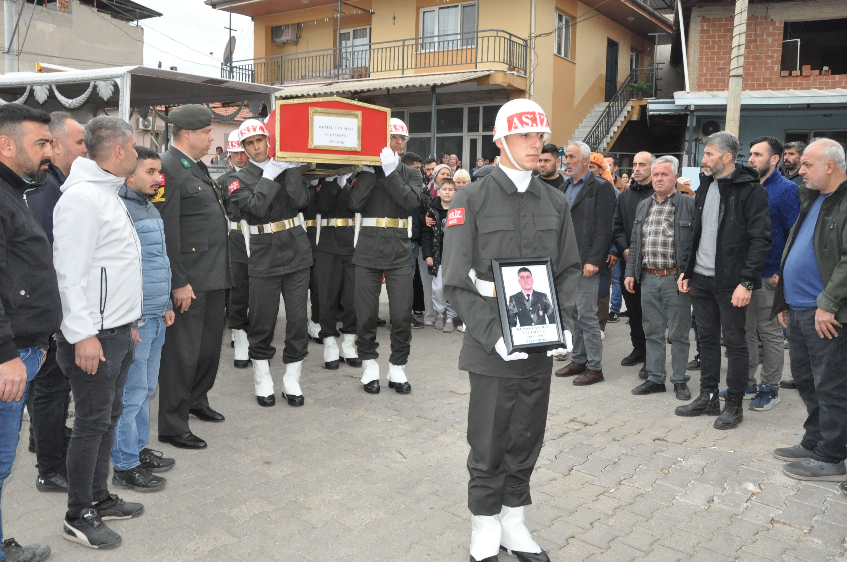 Salihlili Uzman Cavus Son Yolculuguna Ugurlandi (4)