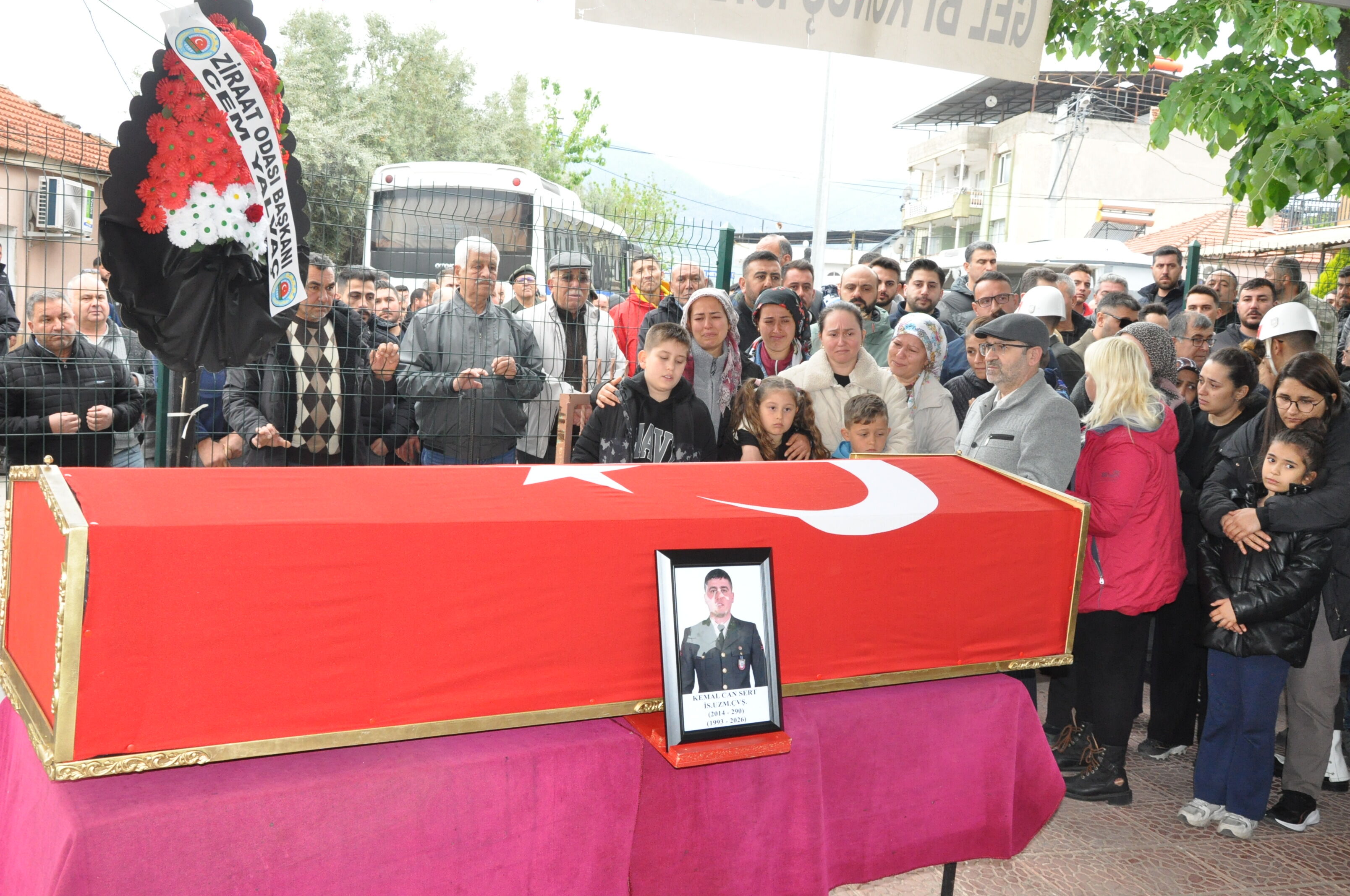 Salihlili Uzman Cavus Son Yolculuguna Ugurlandi (6)